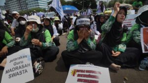 Guru Madrasah Swasta Unjuk Rasa Tuntut Kesetaraan Kebijakan