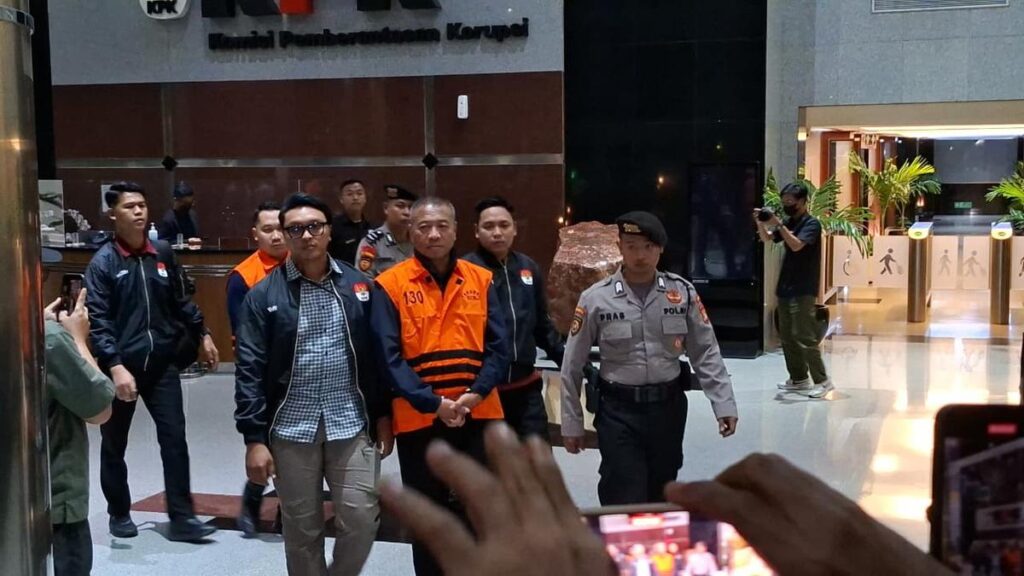 Bupati Tulungagung dan Ajudan Ditahan KPK Terkait Dugaan Pemerasan